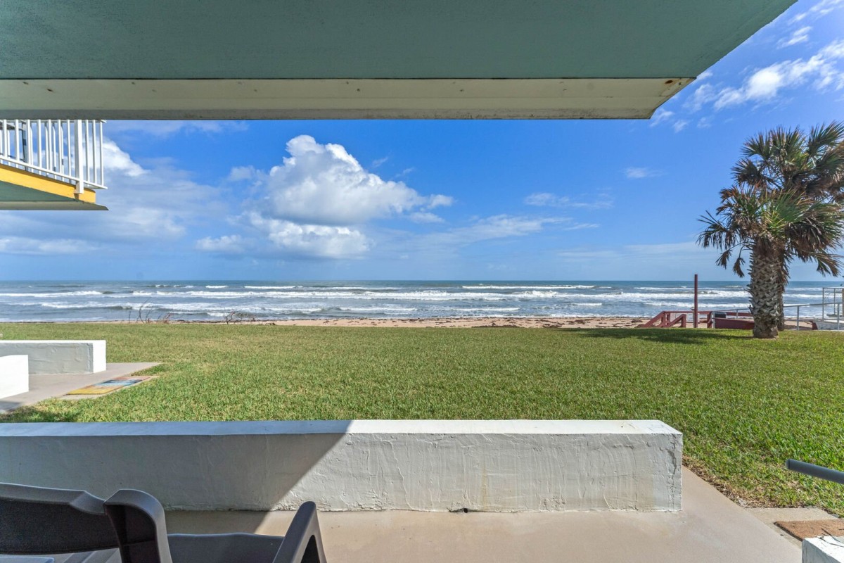 NSB Realty Team-Smyrna Beach Club 118B-image-1